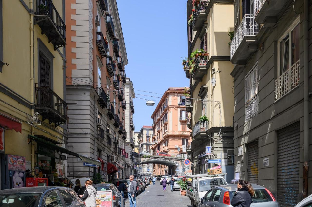 Vespa Apartment نابولي المظهر الخارجي الصورة